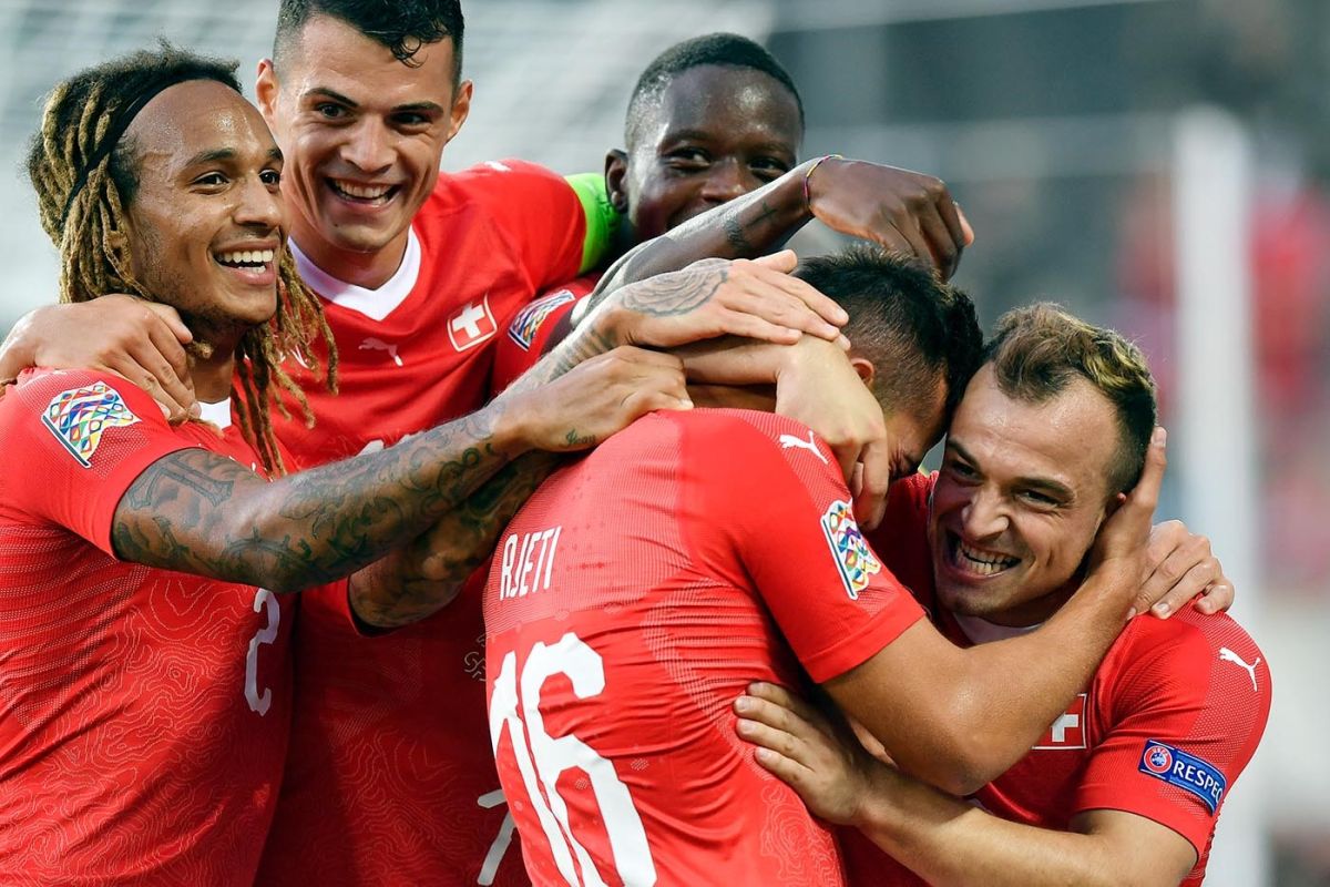 Kevin Mbabu, Granit Xhaka, Denis Zakaria, Albian Ajeti et Xherdan Shaqiri le  8 septembre 2018 à Saint-Gall. Photo: Keystone-ATS / Walter Bieri