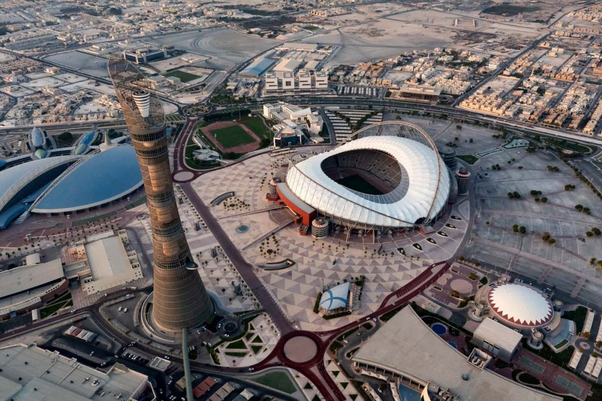 Vue du stade Khalifa International le 22 novembre 2021 à Doha, la capitale du Qatar. Handout provided by Qatar's Supreme Committee for Delivery and Legacy